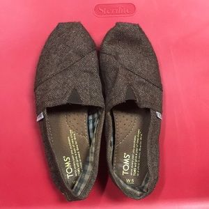 Toms Shoes Size 5